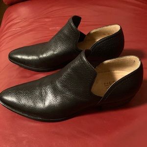Naturalized black pebble leather shoes, very comfy , soft